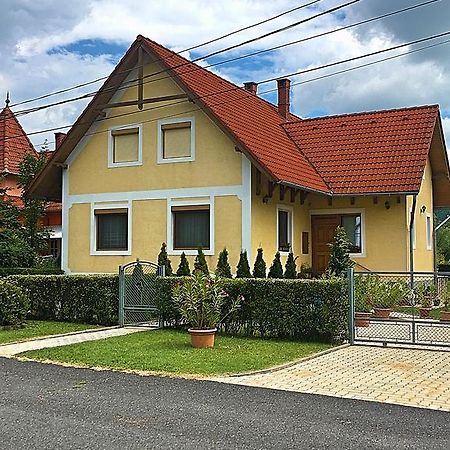 Petra Apartmanhaz Бадачоньтомай Екстер'єр фото