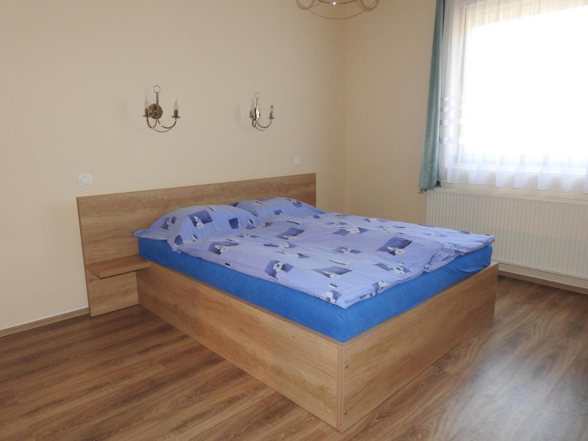 Petra Apartmanhaz Бадачоньтомай Екстер'єр фото